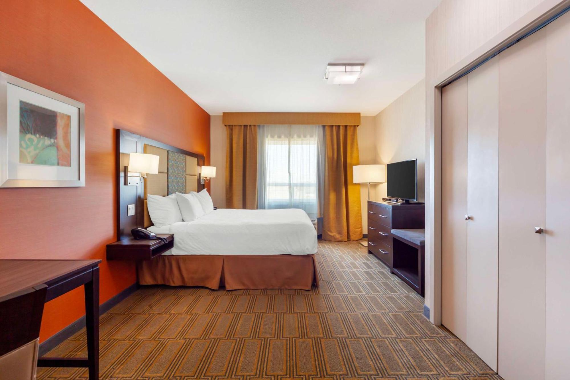 Best Western Plus Chateau Fort St. John Exterior photo