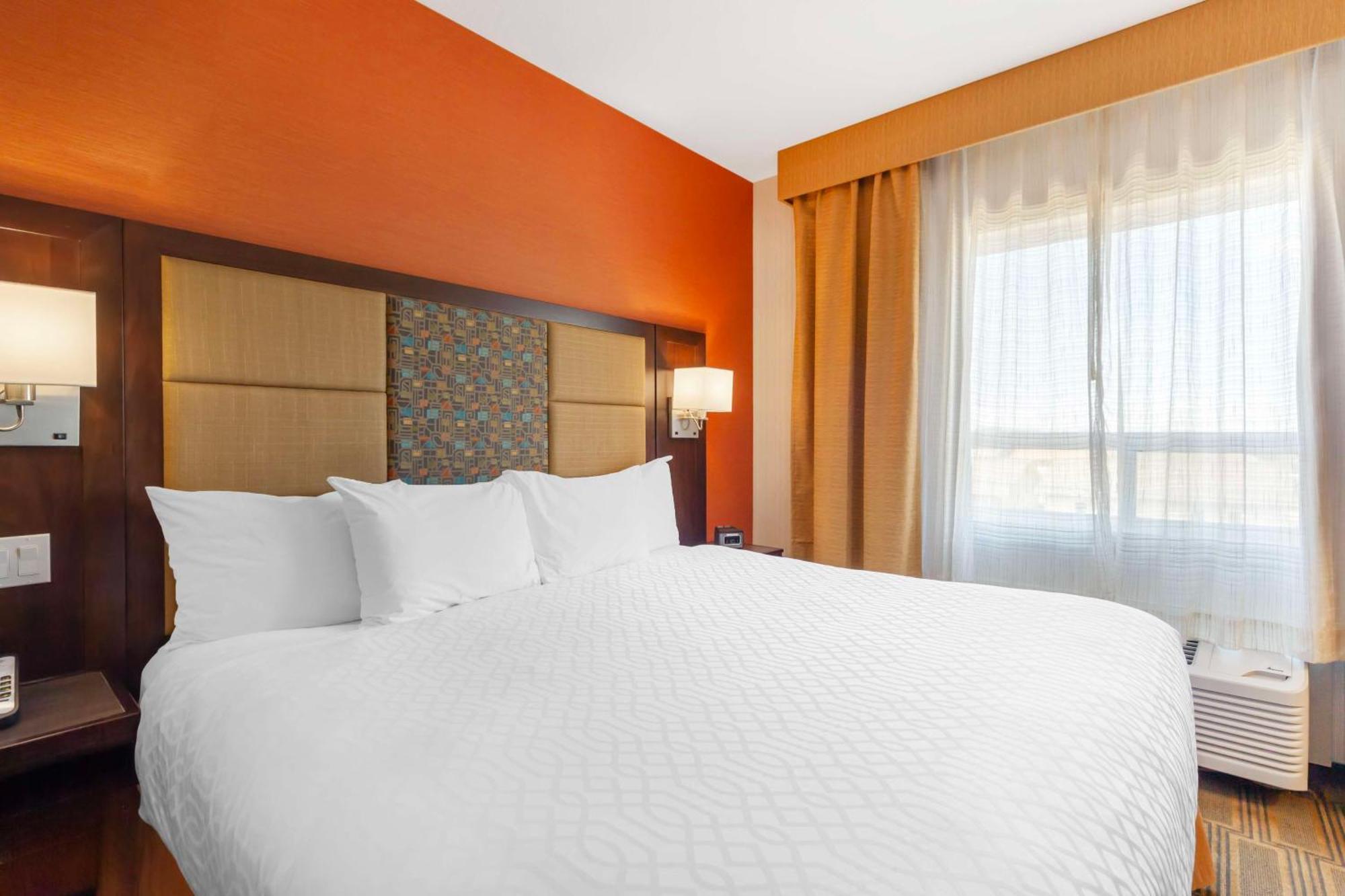 Best Western Plus Chateau Fort St. John Exterior photo